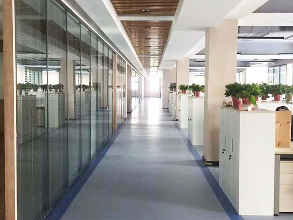 華東工控辦公區域