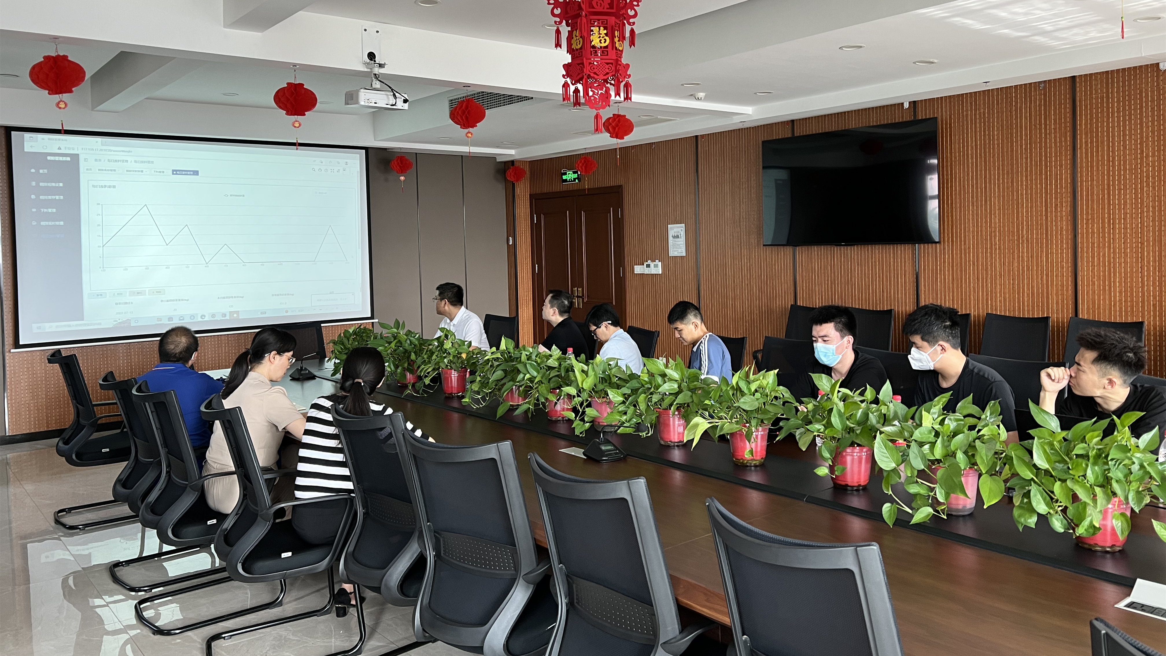 華東工控-校企聯合開發銅排稱重管理系統